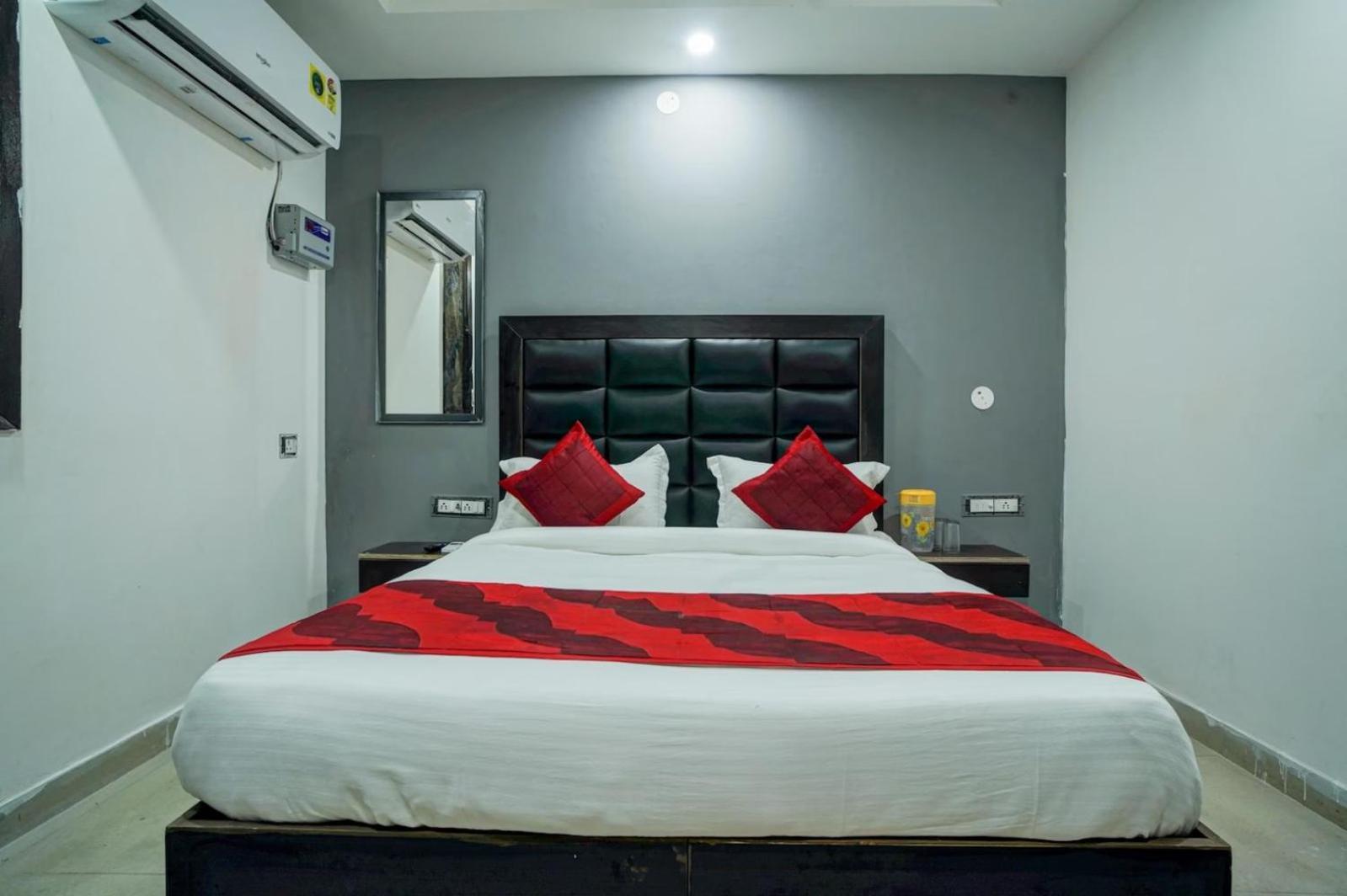 Hotel Green Snapper'100 M From Delhi University Near Isbt Kashmiri Gate Нью-Дели Экстерьер фото