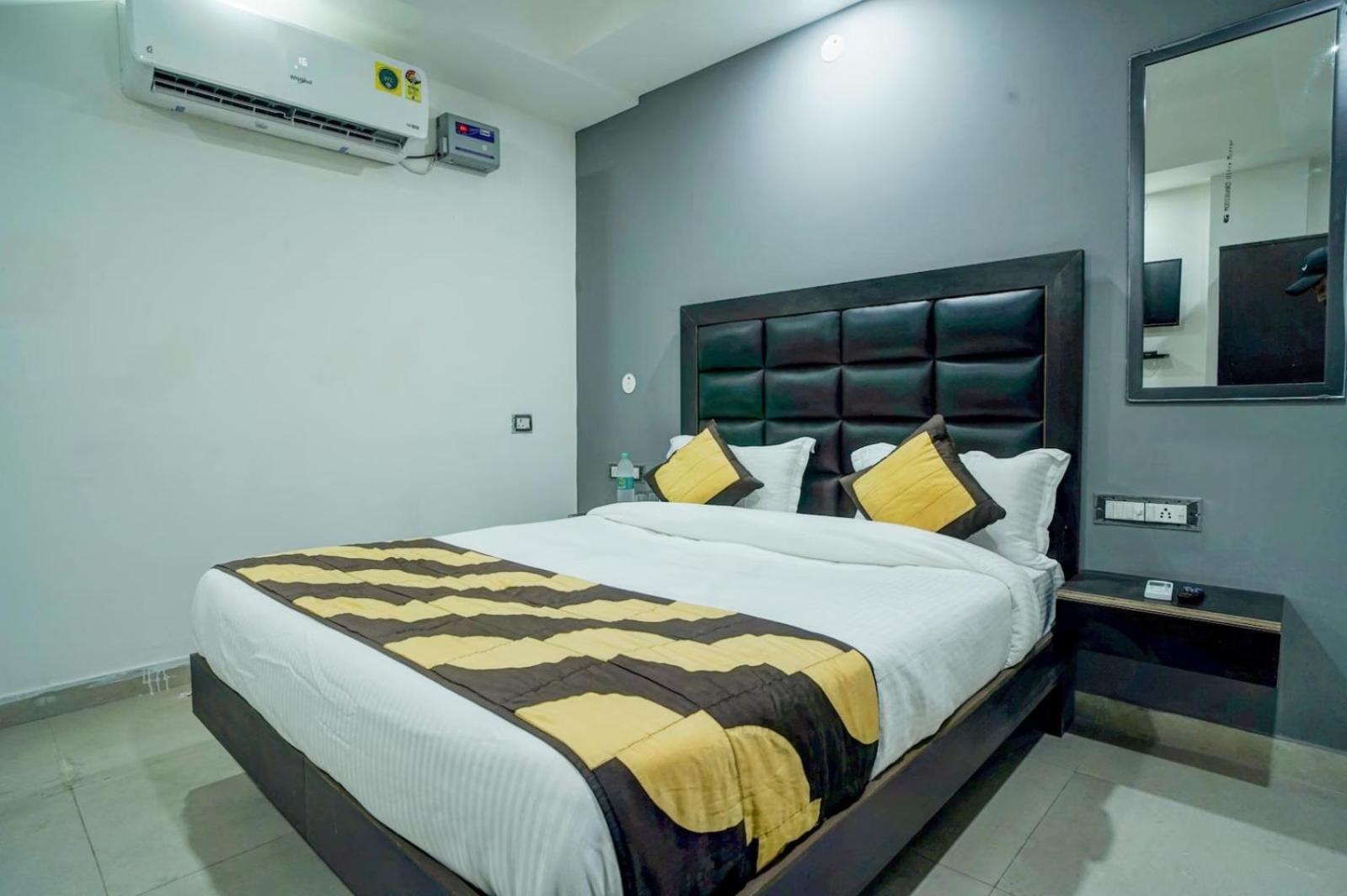 Hotel Green Snapper'100 M From Delhi University Near Isbt Kashmiri Gate Нью-Дели Экстерьер фото