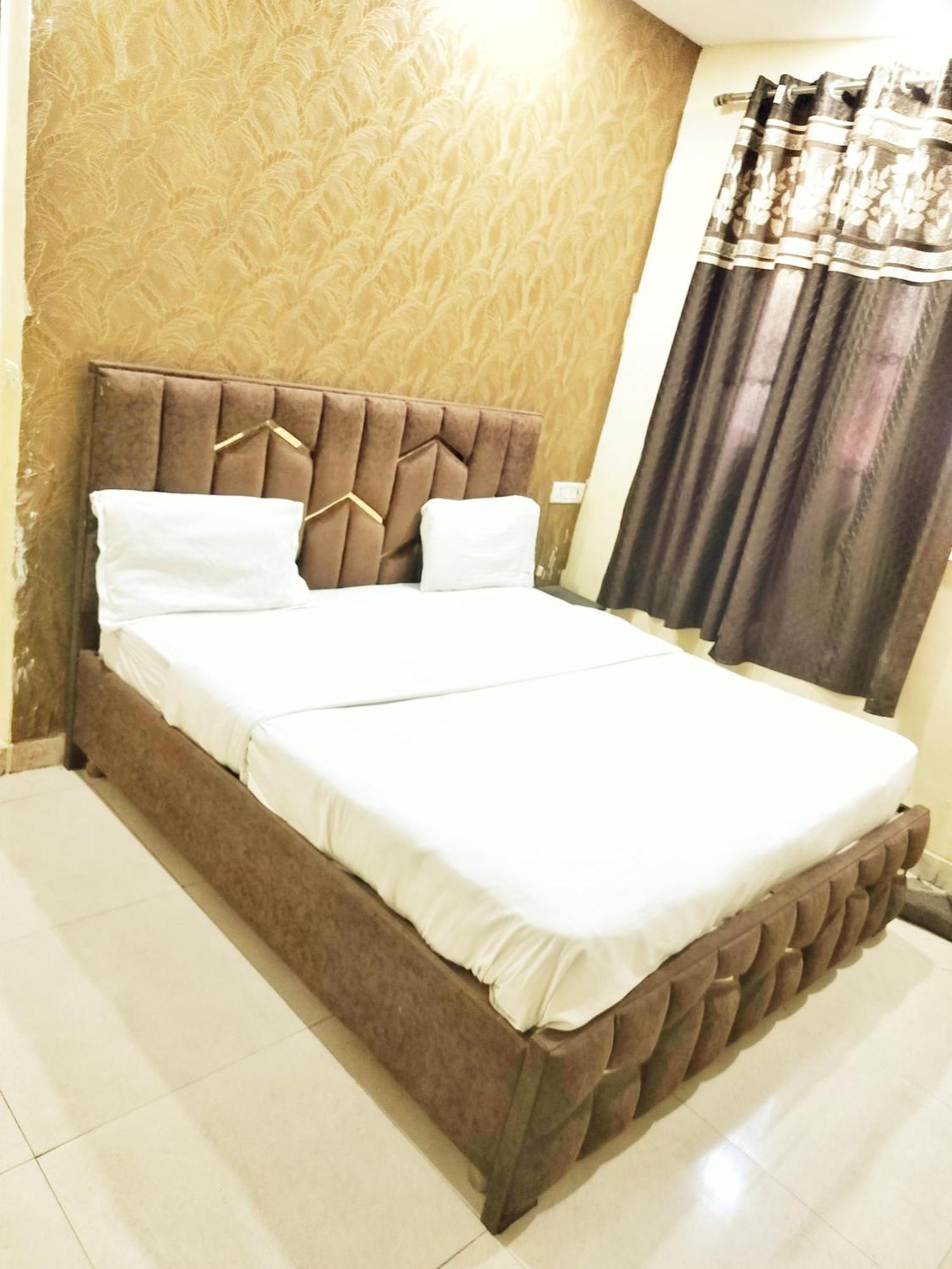Hotel Green Snapper'100 M From Delhi University Near Isbt Kashmiri Gate Нью-Дели Экстерьер фото