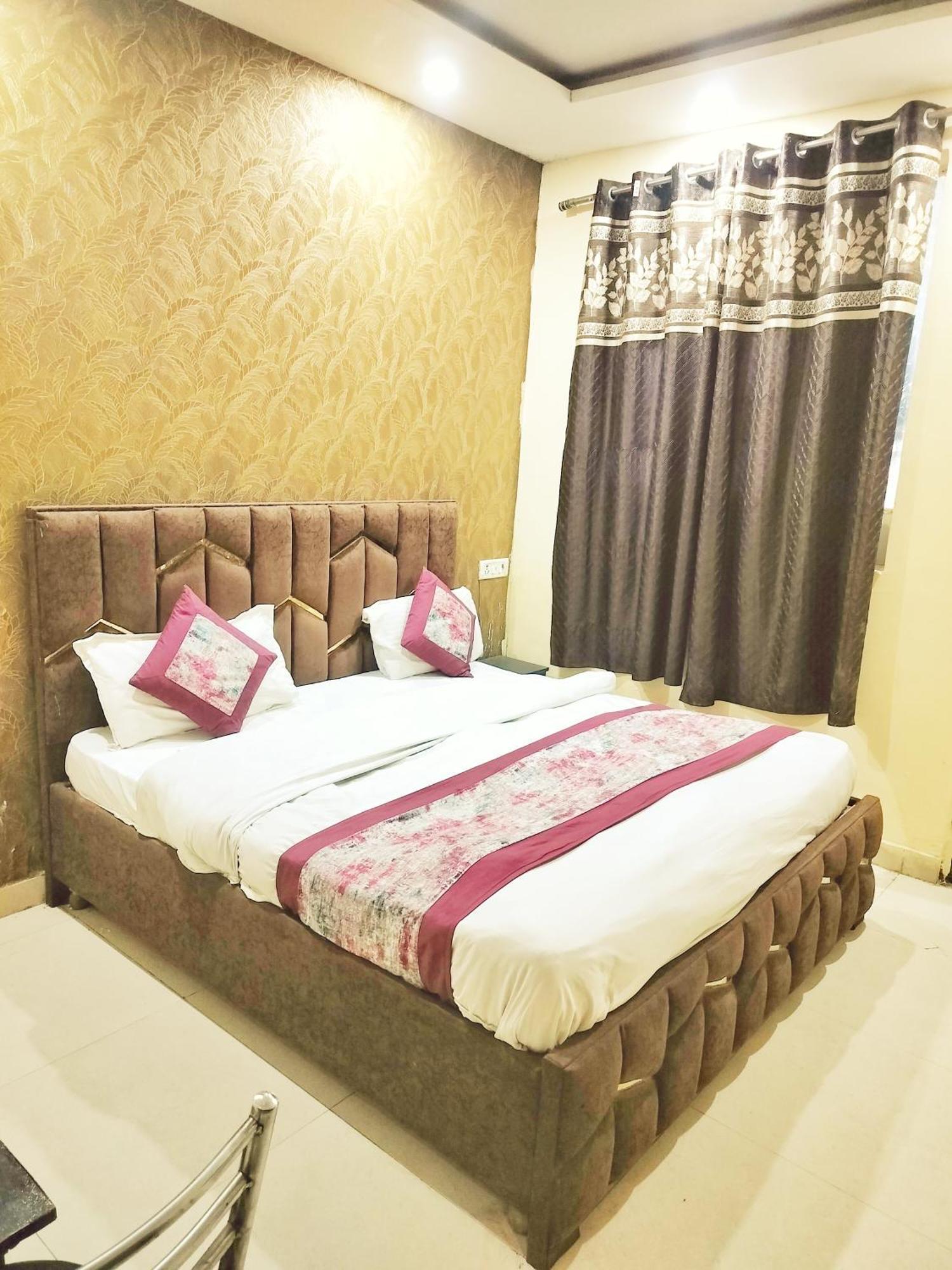 Hotel Green Snapper'100 M From Delhi University Near Isbt Kashmiri Gate Нью-Дели Экстерьер фото