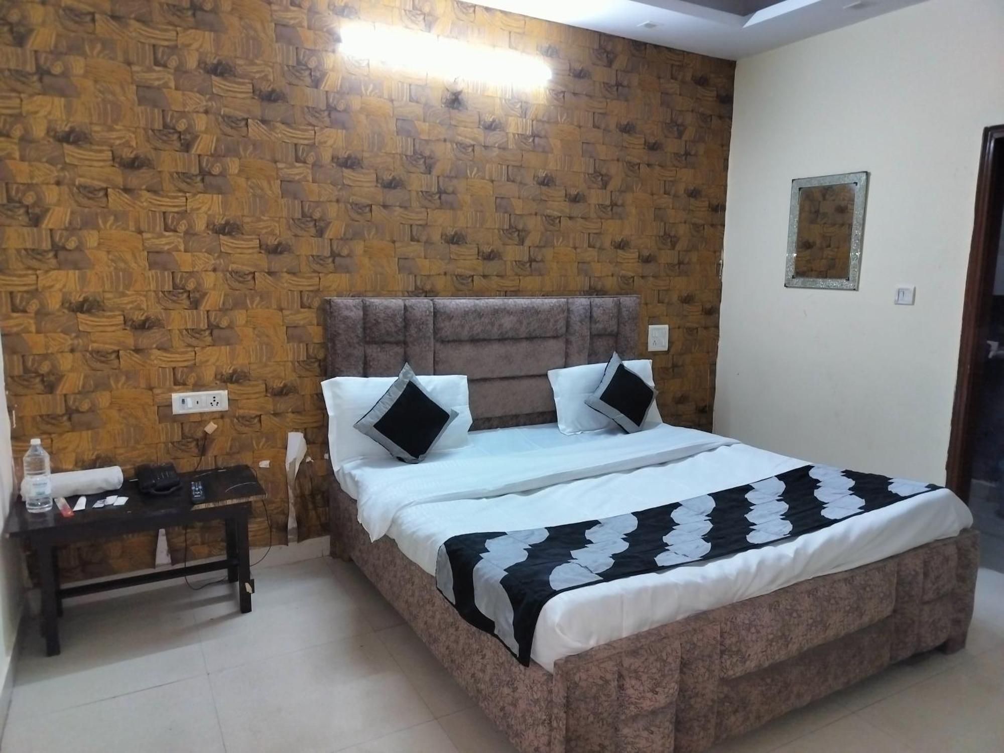 Hotel Green Snapper'100 M From Delhi University Near Isbt Kashmiri Gate Нью-Дели Экстерьер фото