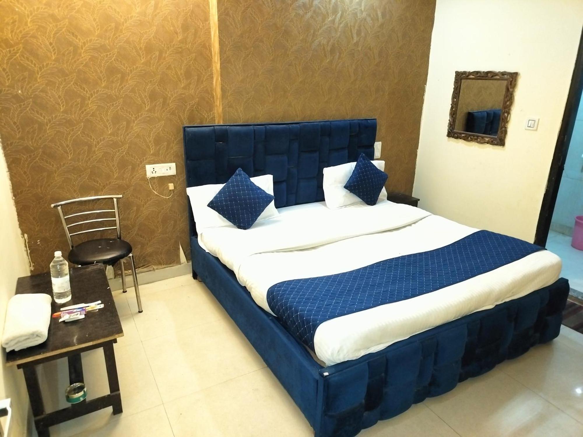 Hotel Green Snapper'100 M From Delhi University Near Isbt Kashmiri Gate Нью-Дели Экстерьер фото